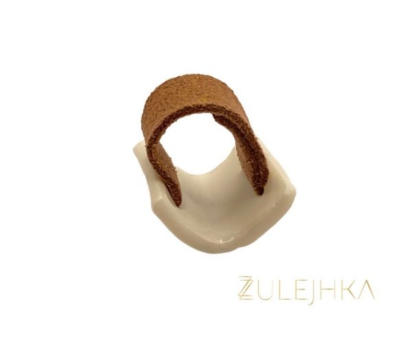 Porcelán gyűrű, vegán bőrrel Zuljhka Design